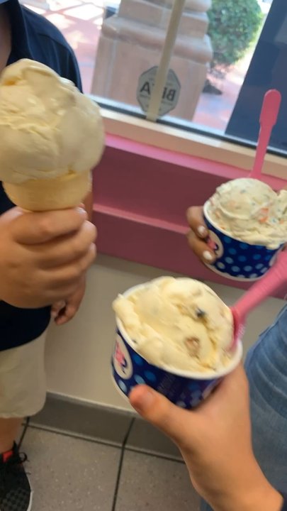 Baskin-Robbins - Great service by Lulu!! Thank you - Ice Cream & Frozen Yogurt Near Me - Tustin, California