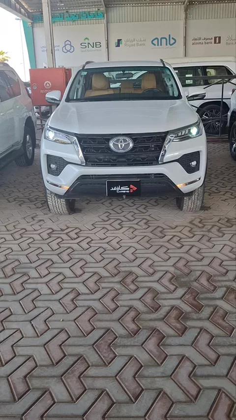 تويوتا فورتشنر VX 2023