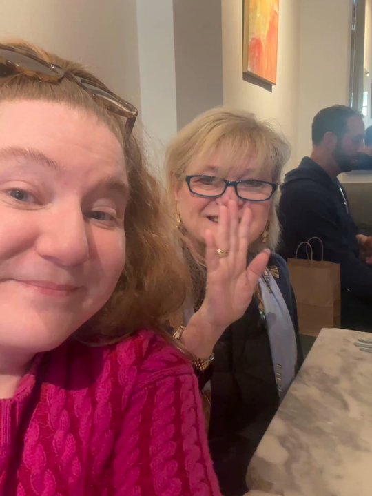 Szechwan North - Video I am wearing my scarf in the restaurant - Szechuan Near Me - Glenview, Illinois