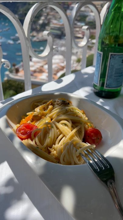 Terrazza Celè - Stunning views with excellent lingini with clams - Italian Near Me - Positano, SA