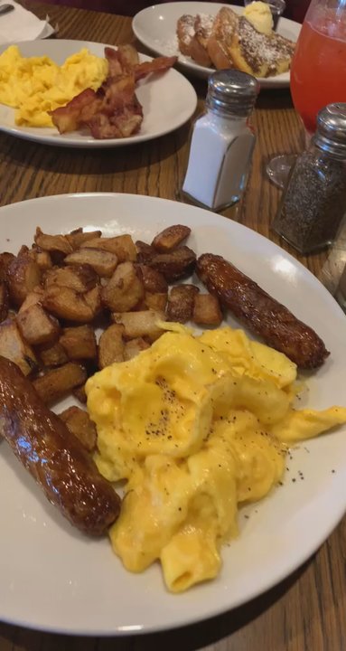 Mimi's Cafe - Breakfast & Brunch Near Me - Modesto, California