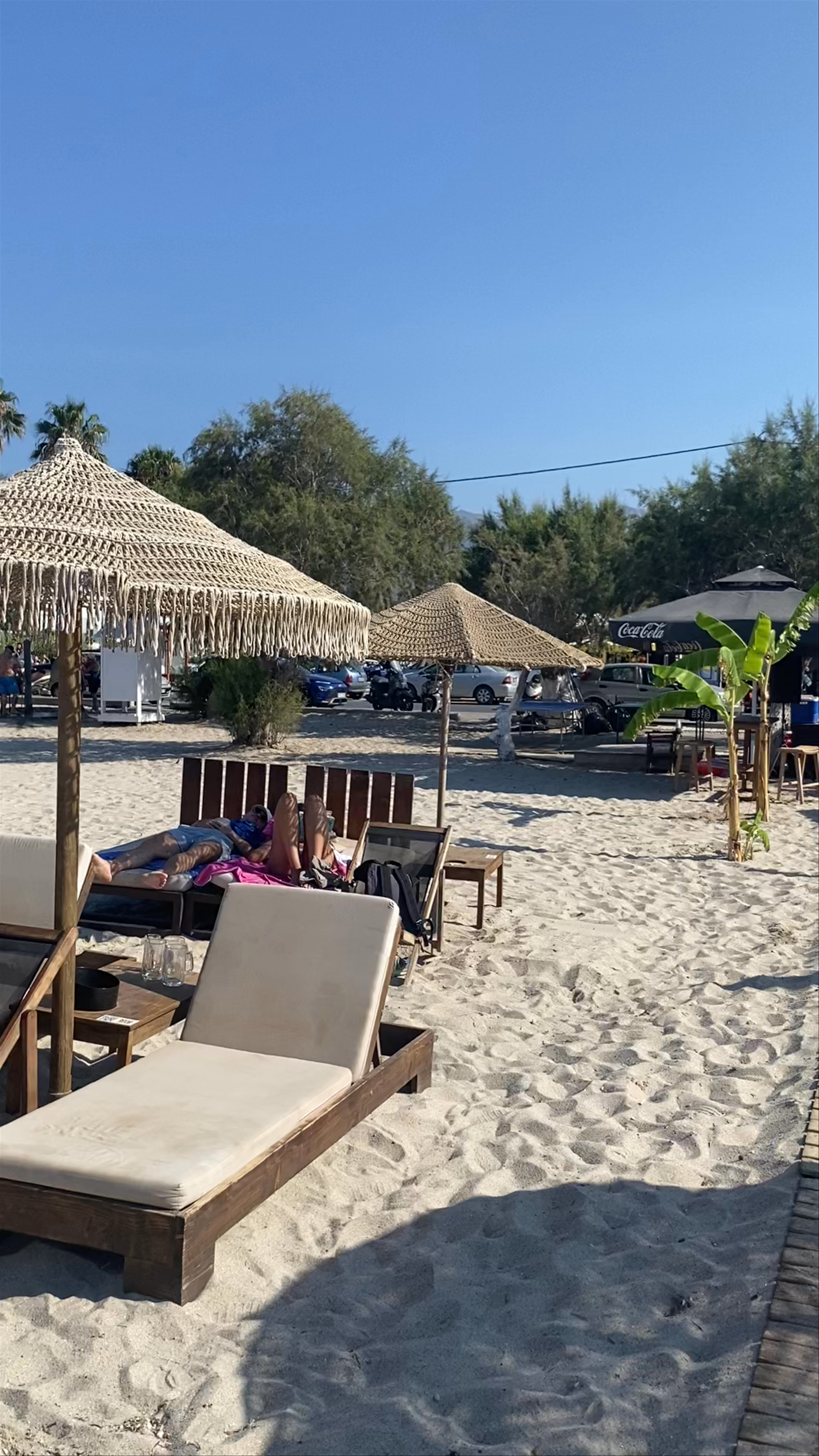 king size beach bar