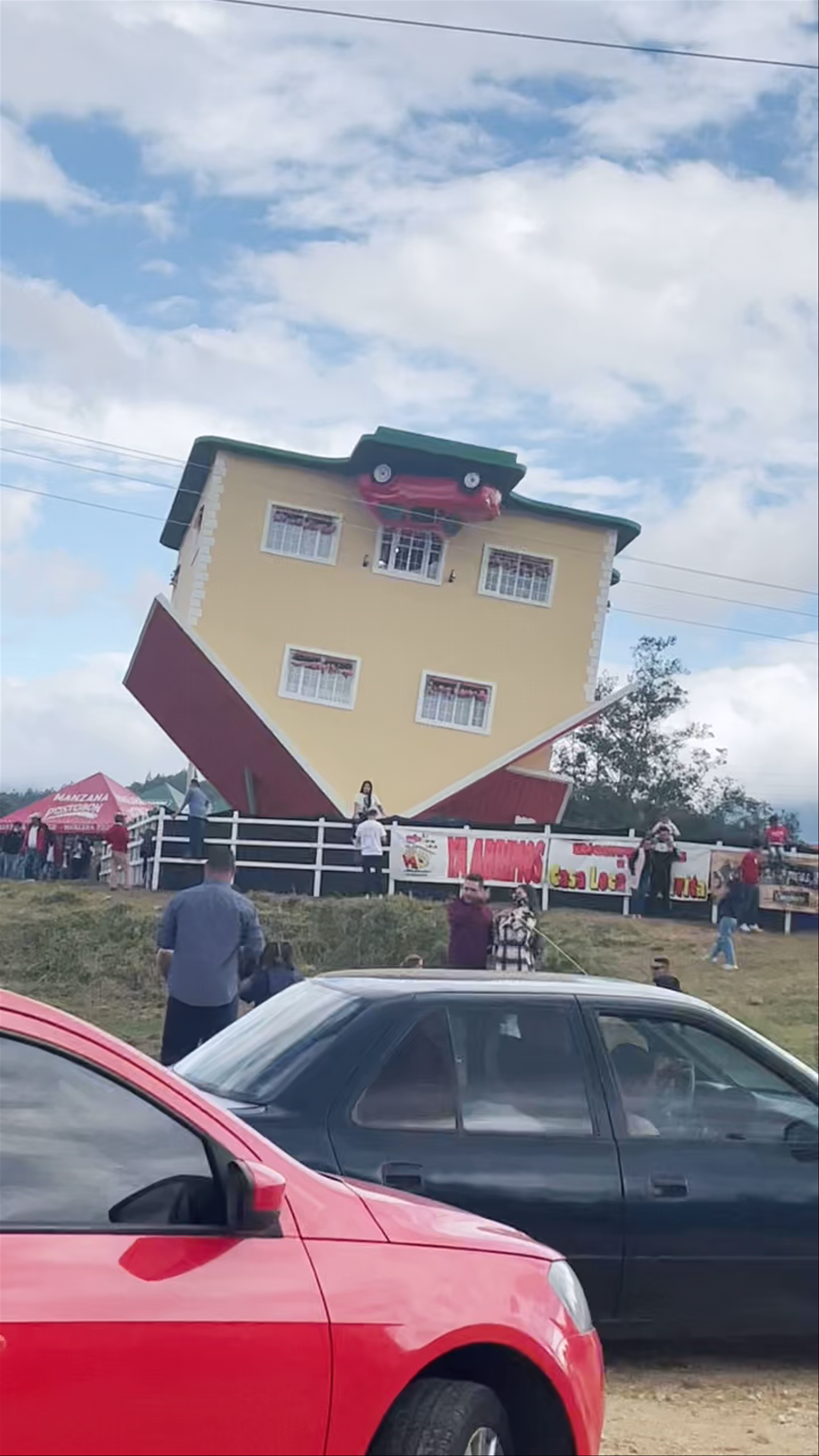 La Casa Loca Guatavita