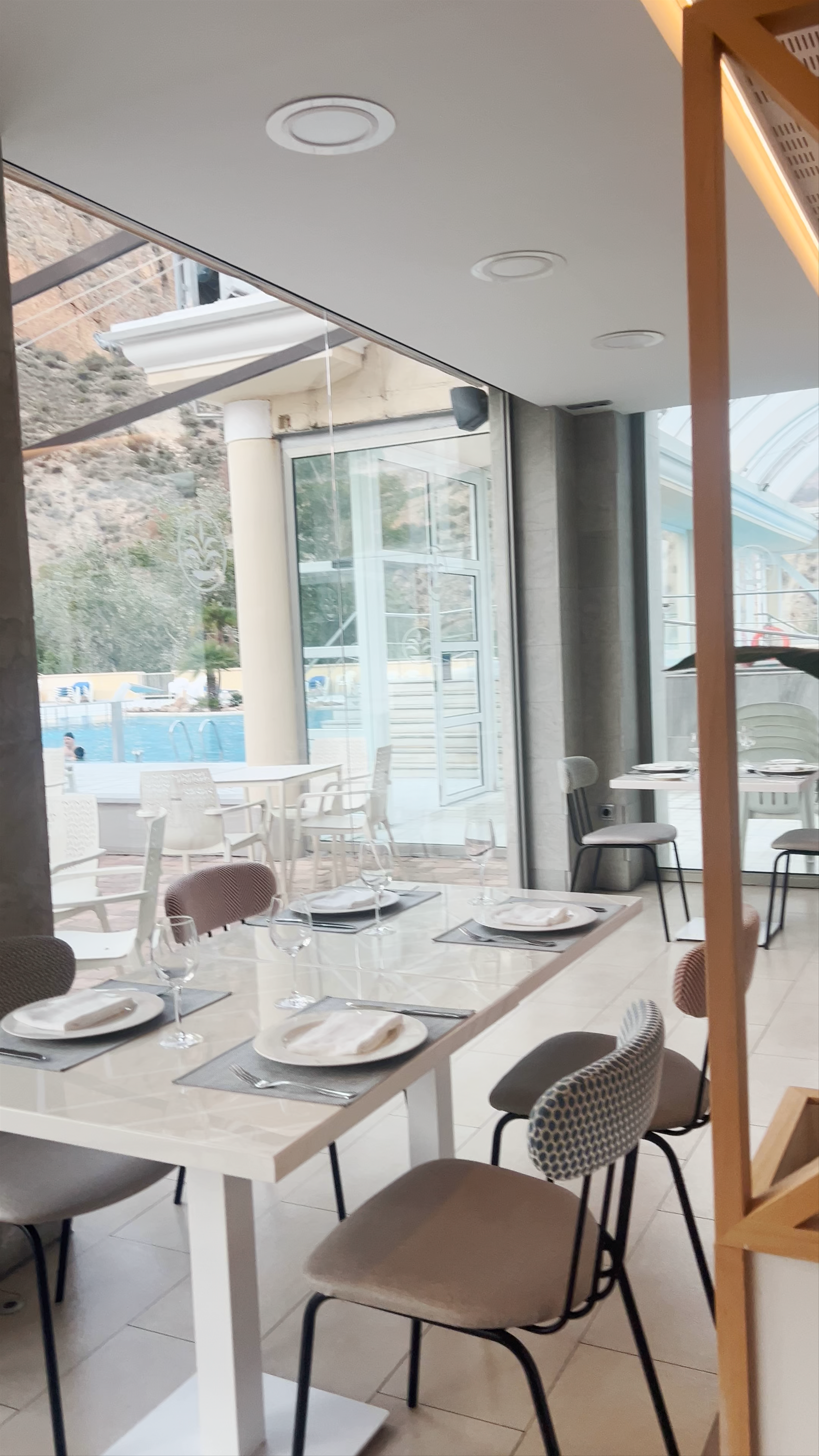 Restaurante El Agua: Elegant Dining with a View of Archena Thermal Pools