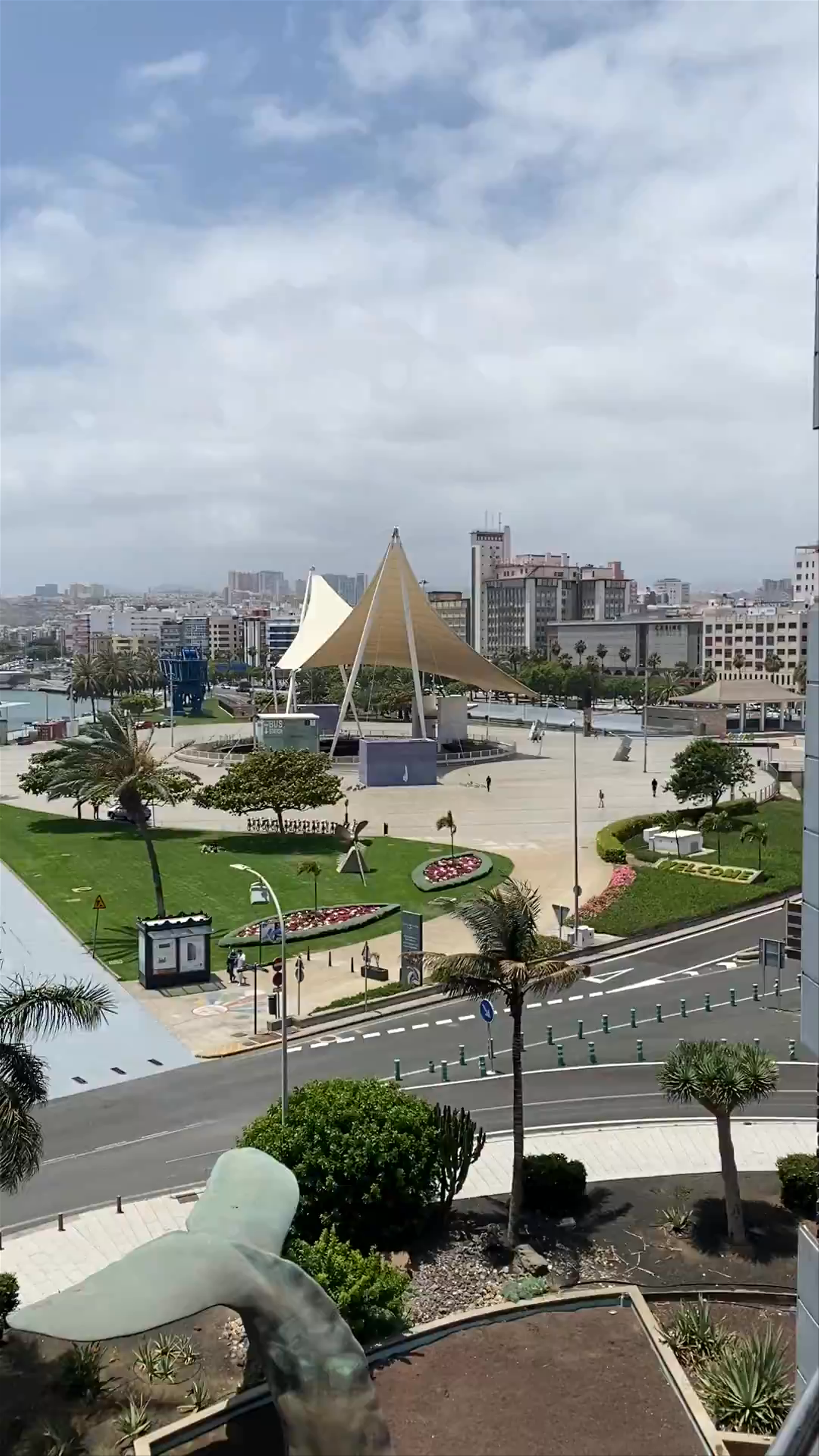 Centro Comercial El Muelle: Coastal Views and Urban Leisure in Las Palmas de Gran Canaria