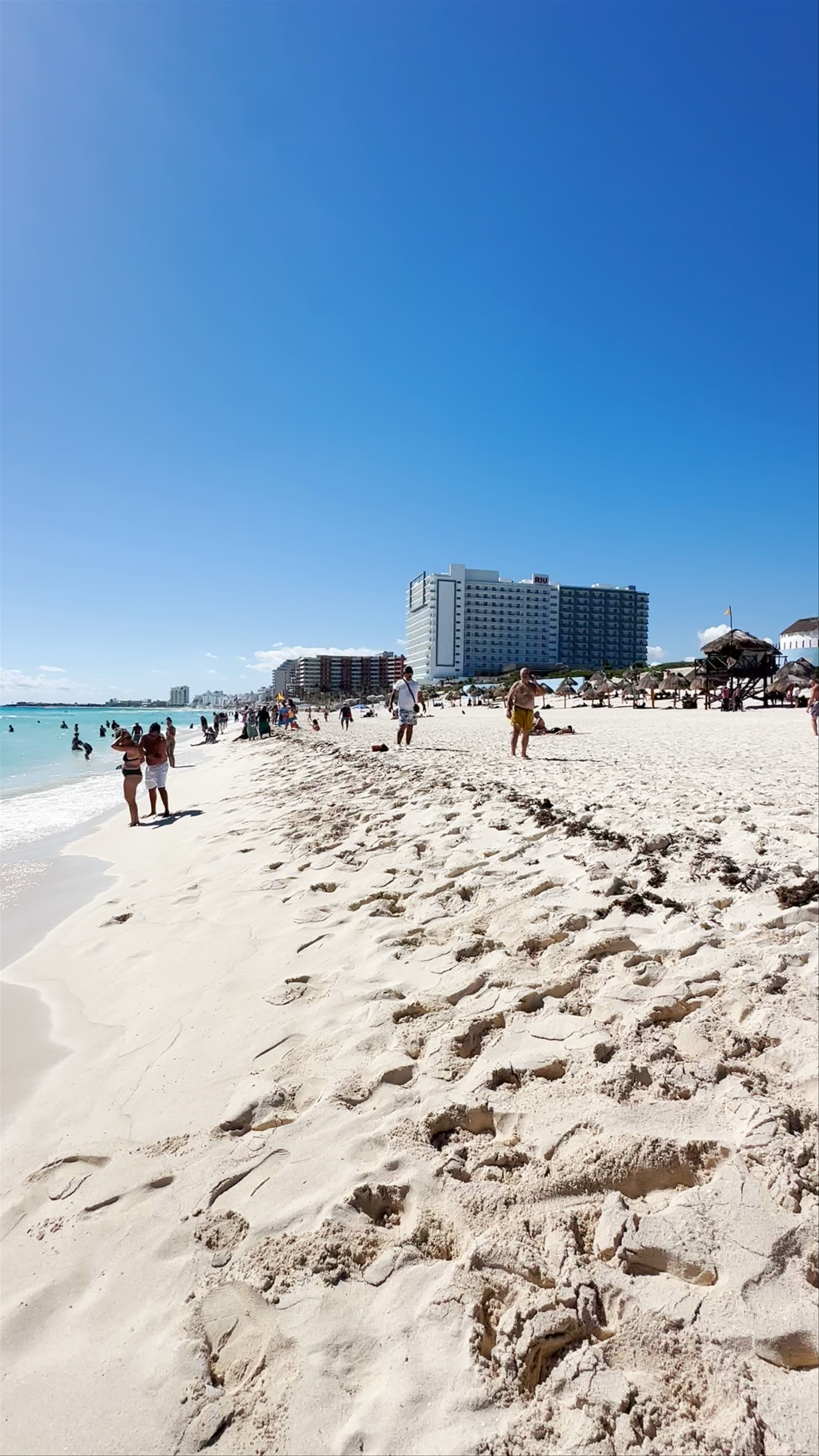 Playa Delfines