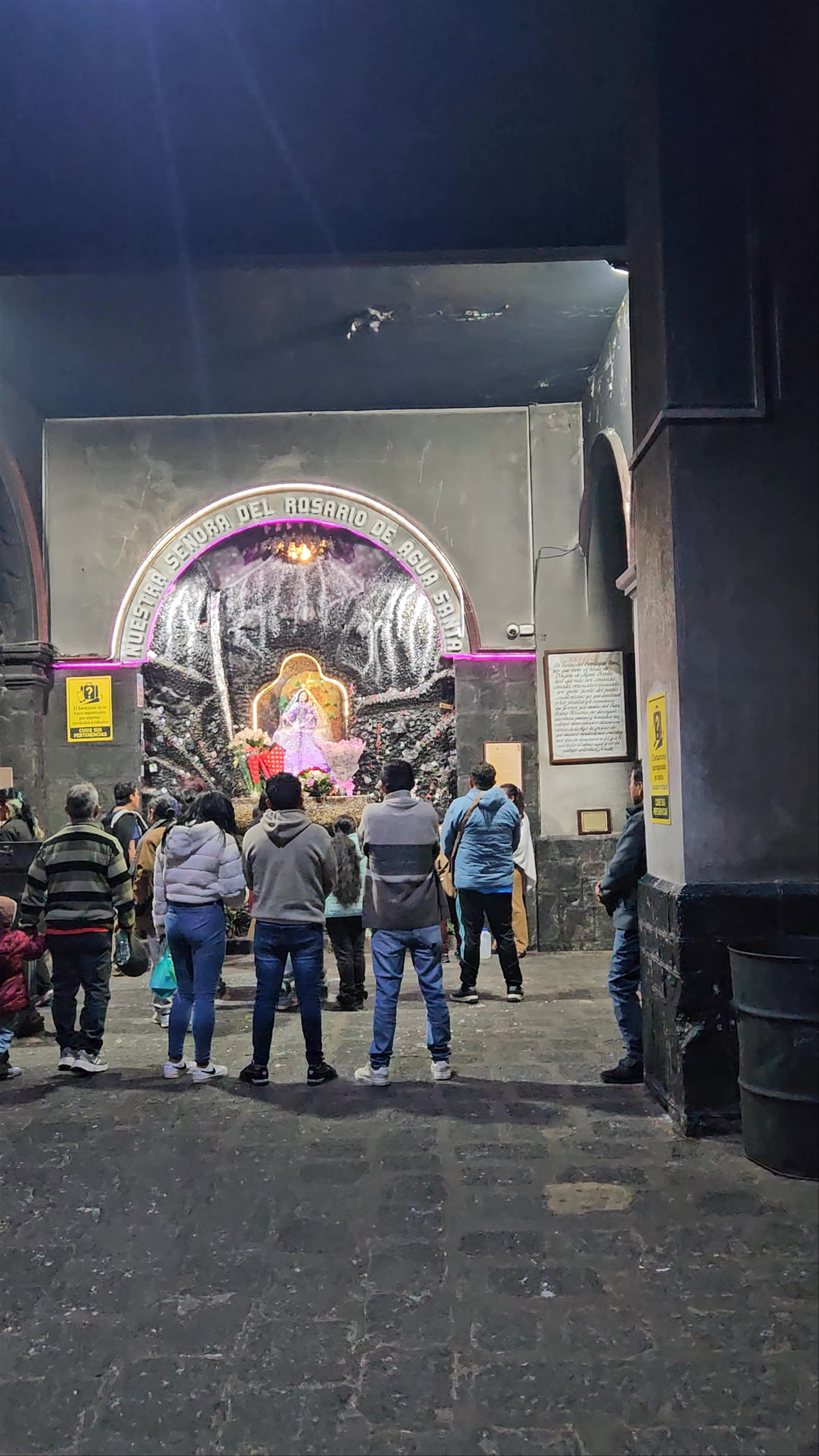 Santuario y Basílica Católica Nuestra Señora del Rosario de Agua Santa de Baños