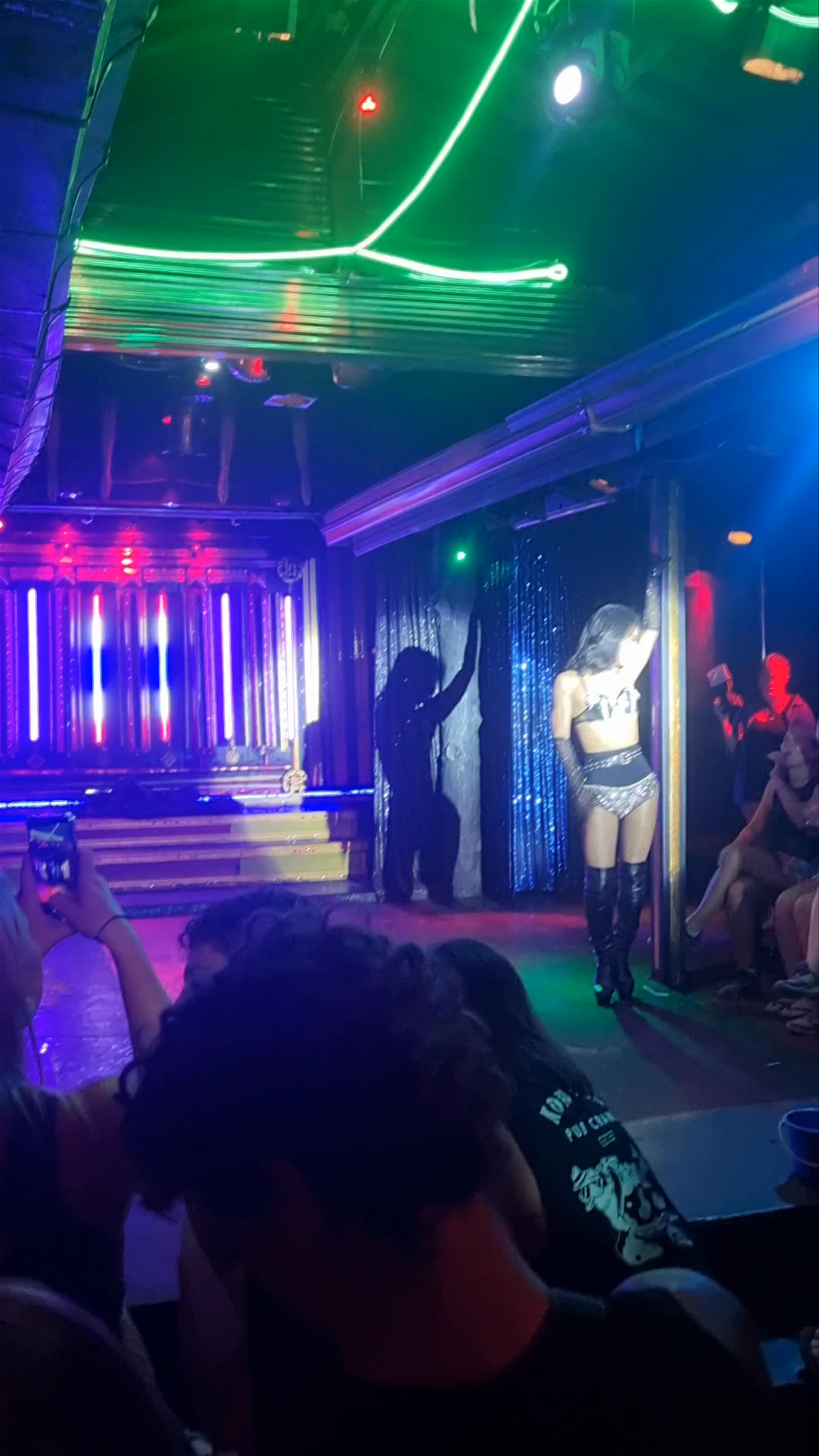 Queen's Cabaret: Electrifying Drag Show in Ko Tao