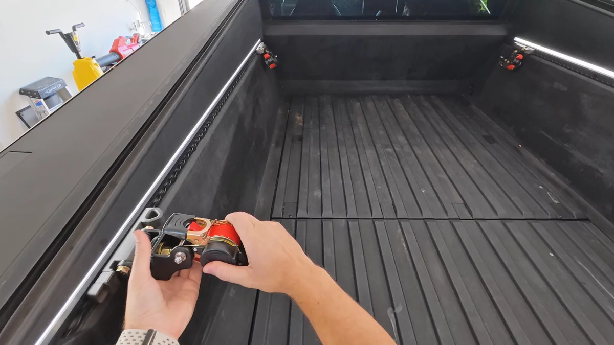 Ultimate Retractable Ratchet Straps® Installation - L-Track
