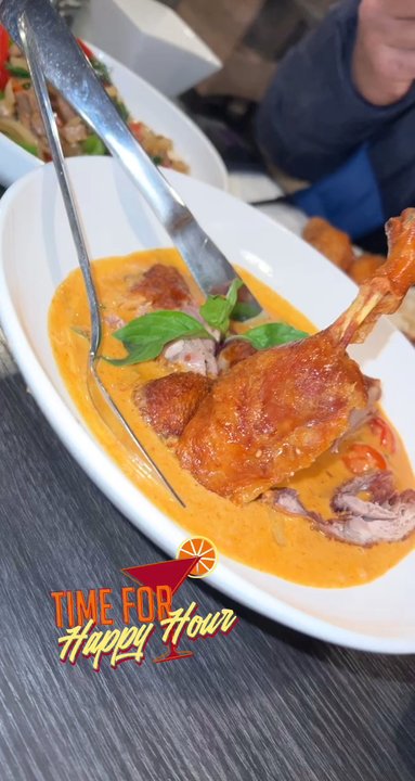 Five Sisters Thai Cuisine - Crispy Duck Curry - Thai Near Me - Renton, Washington