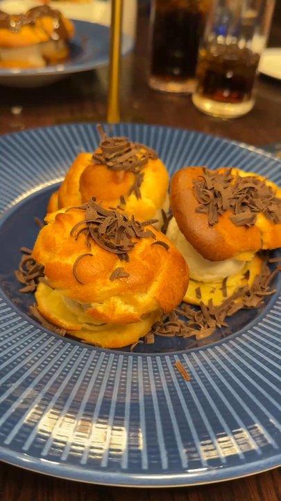 La Serre - RACHELLE'S PROFITEROLES table side presentation - Breakfast & Brunch Near Me - Ann Arbor, Michigan