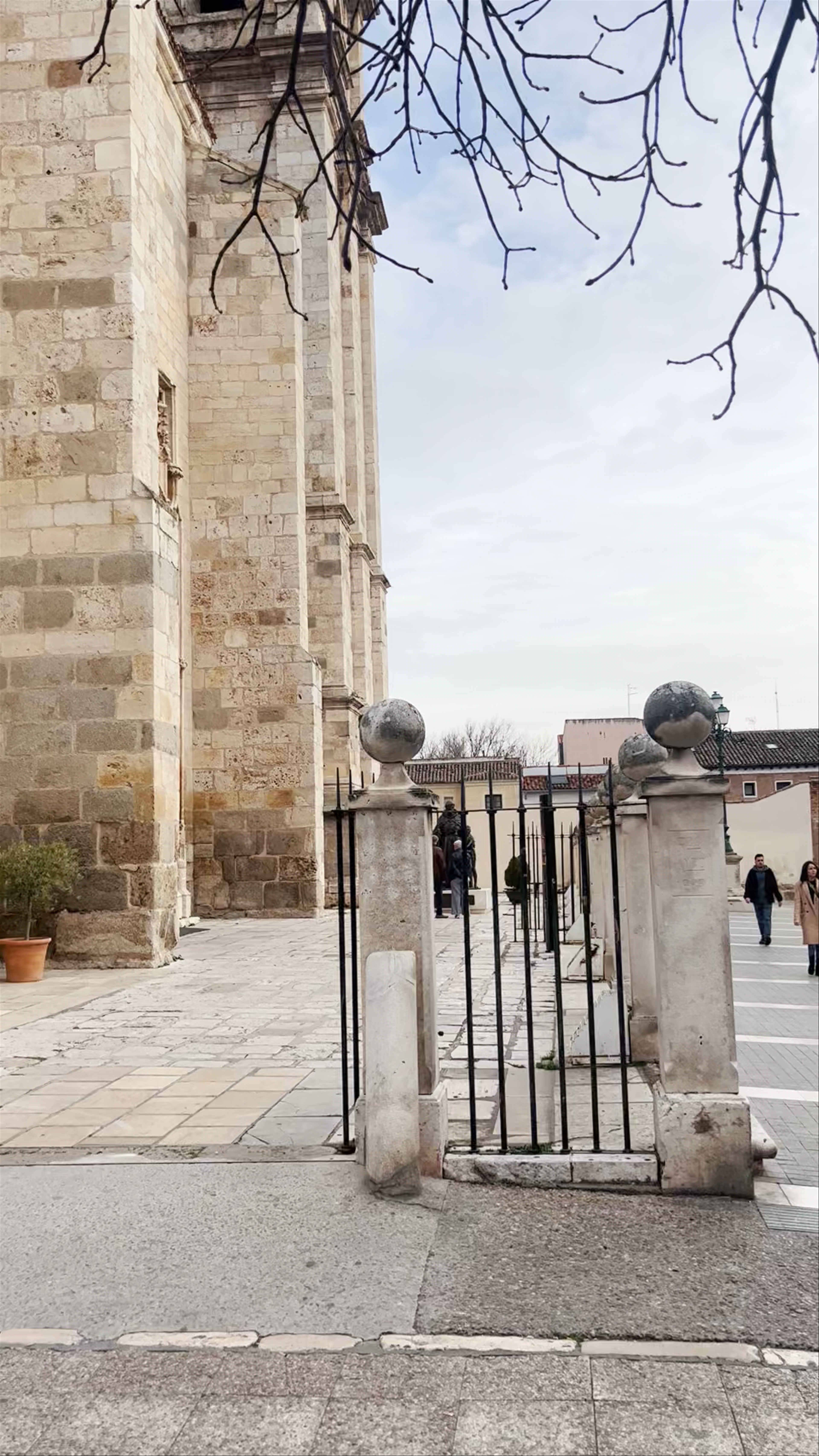 Catedral Magistral de Alcalá de Henares: A Journey Through Timeless Spanish Heritage
