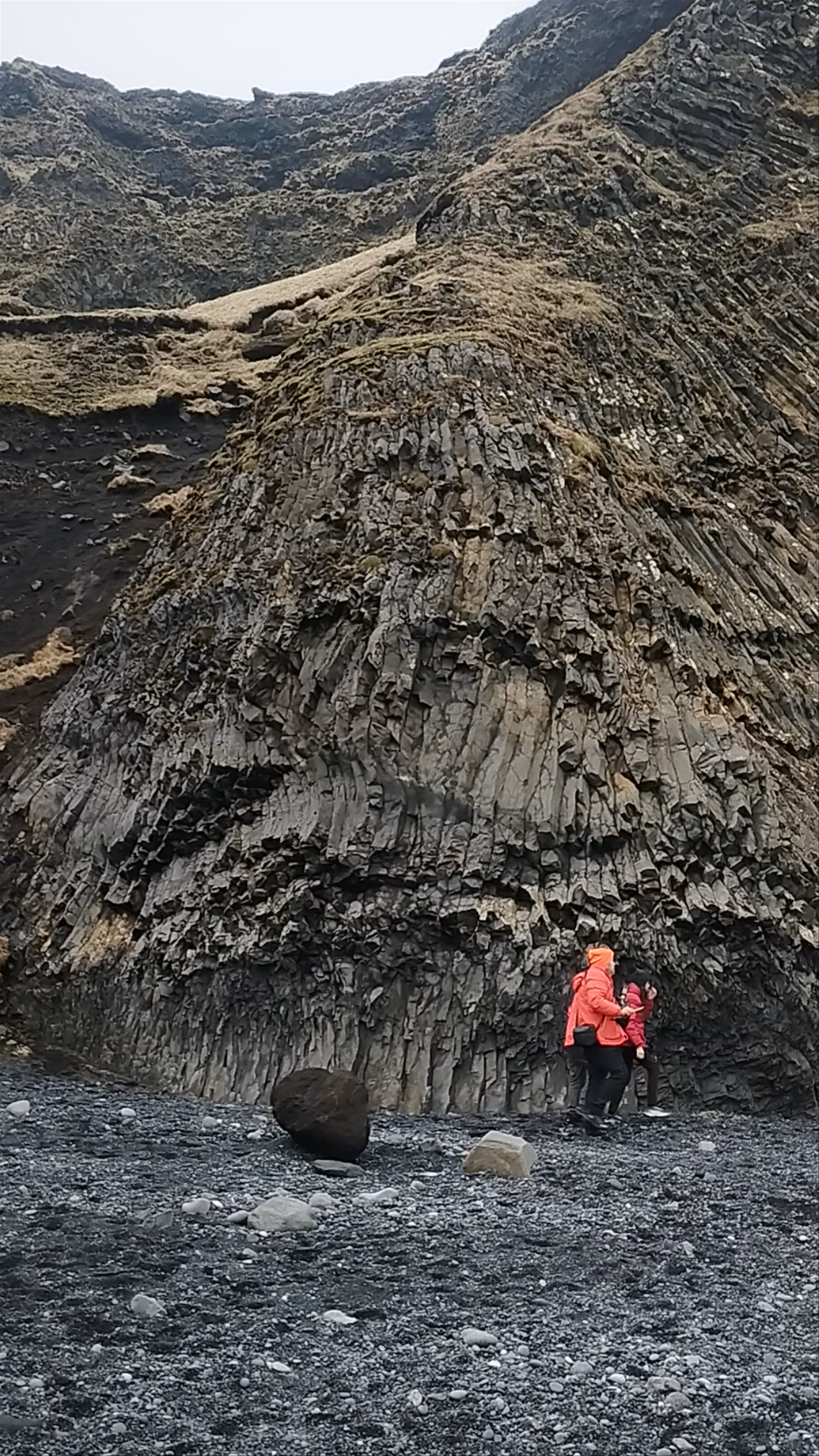 Hálsanefshellir Cave