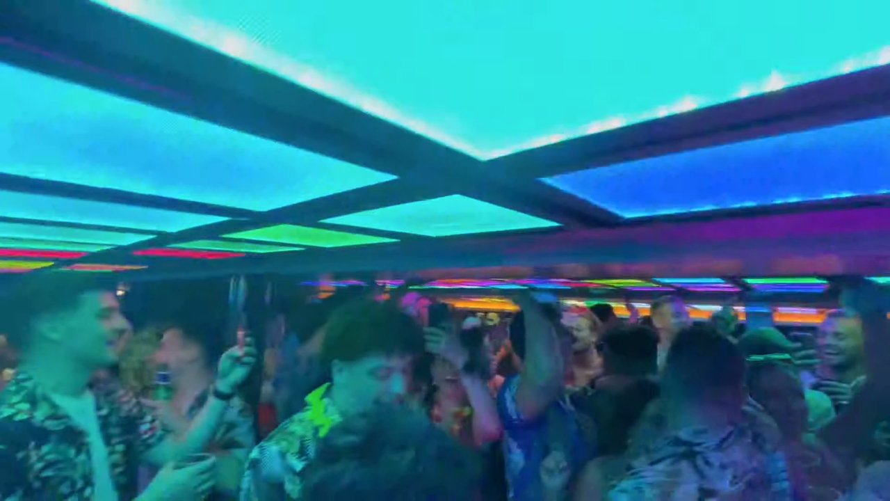 Acoustic Royale - River Thames Boat Party Trio - video