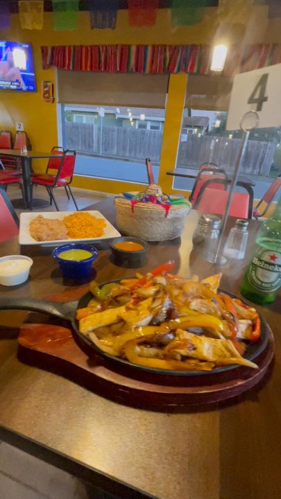 El Cora Restaurant - Mexican Near Me - Garberville, California