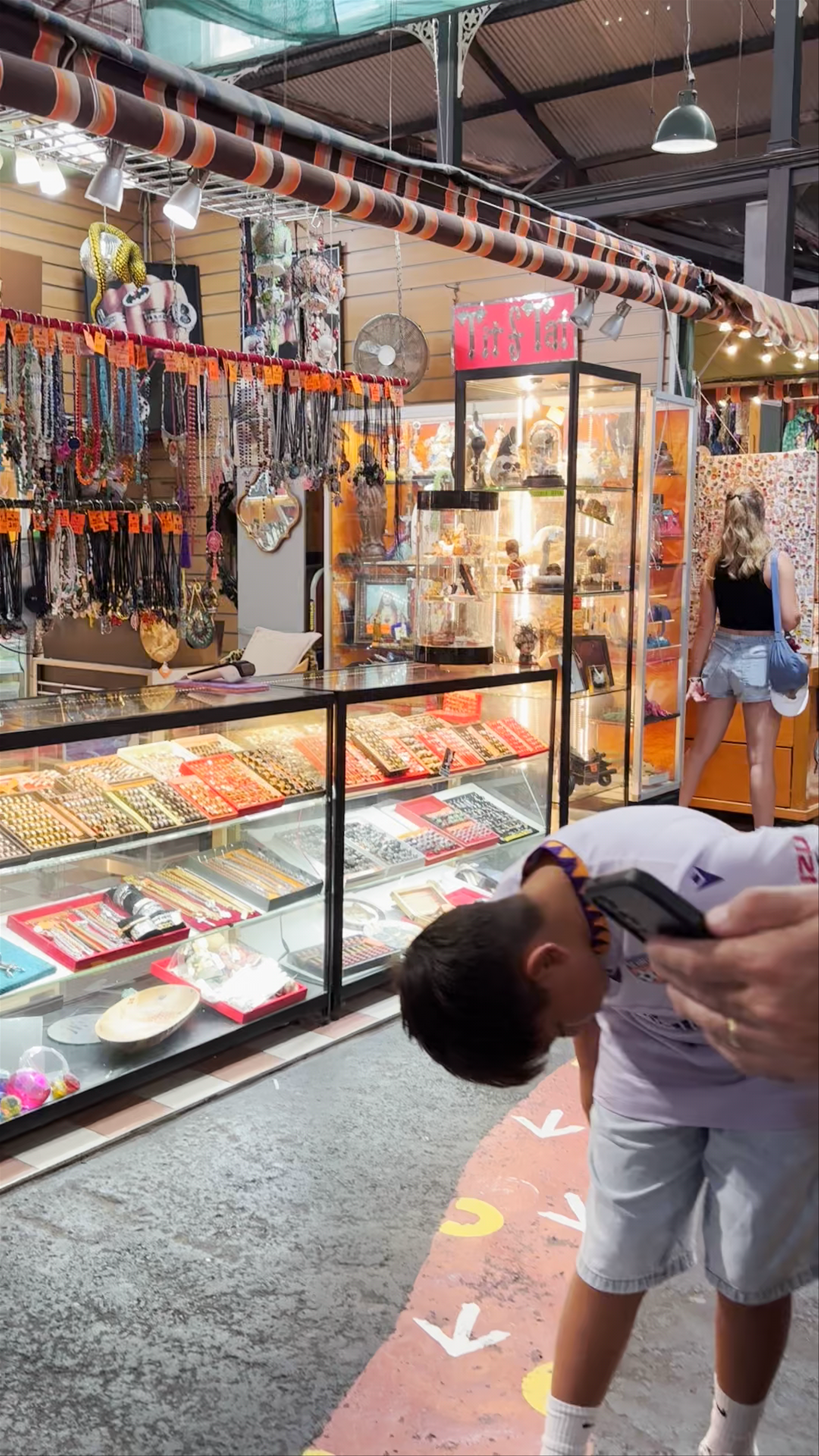 Vibrant Shopping at Fremantle Markets in Western Australia
