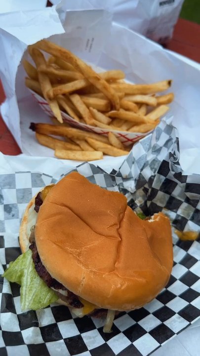 Vick's Burger Shack - Burgers Near Me - Sultan, Washington