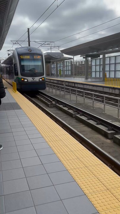 Bellevue Downtown Station - Train Stations Near Me - Bellevue, Washington
