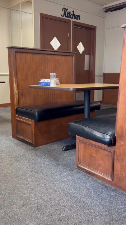 Crossroads Diner - Inside - Diners Near Me - Bristow, Oklahoma