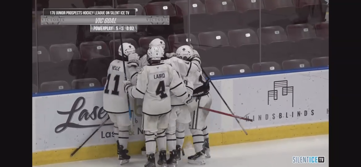 Welcome to the Sandershow: Showtime shows off his elite quick release with a snipe🔥