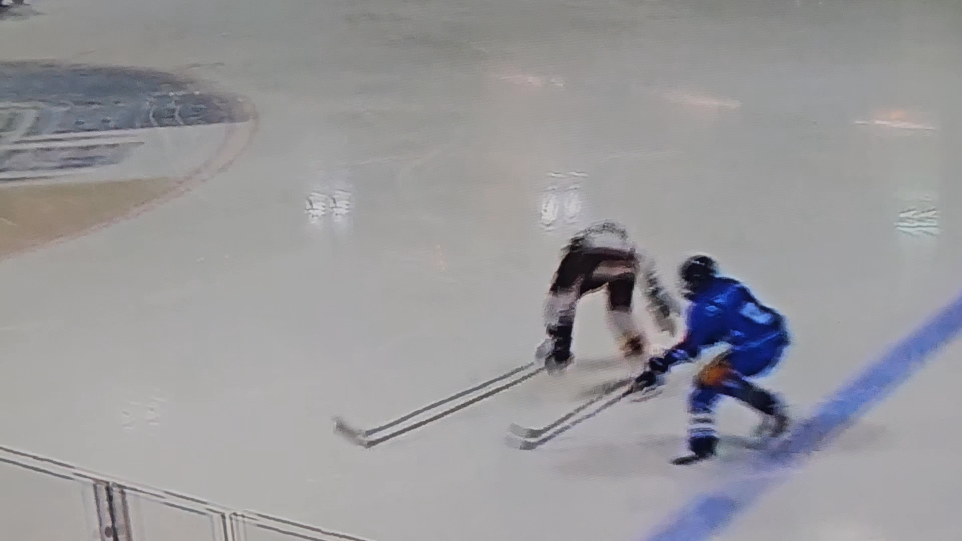 #2 Leonhard Baron: EV Zug U16