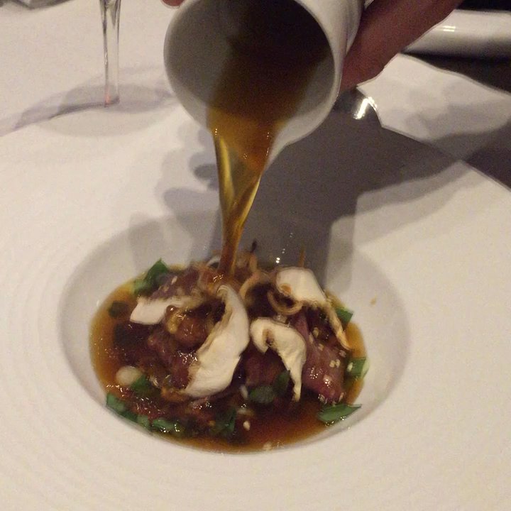 Le 114 Faubourg - French Near Me - Paris, 75