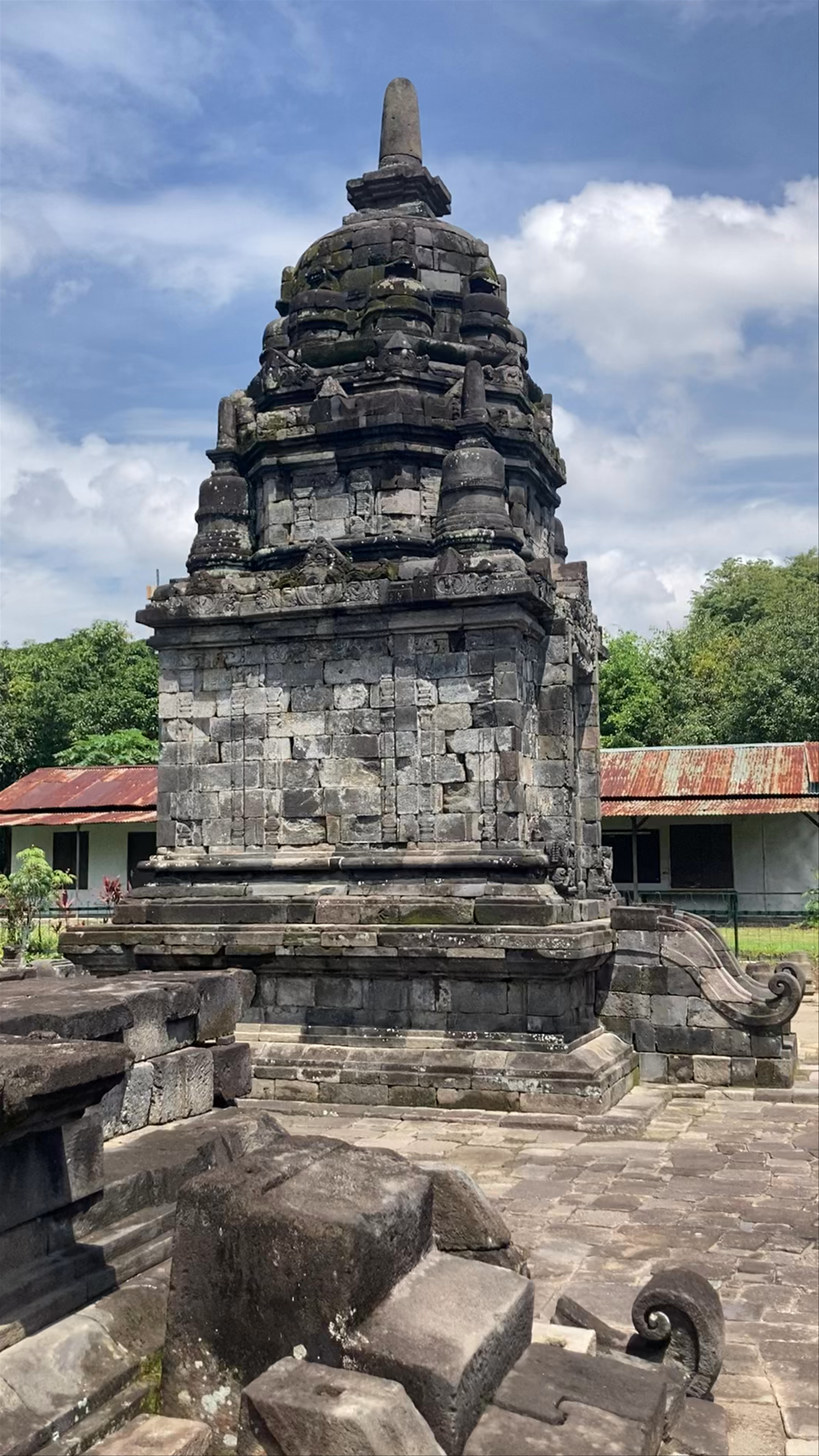 Candi Lumbung