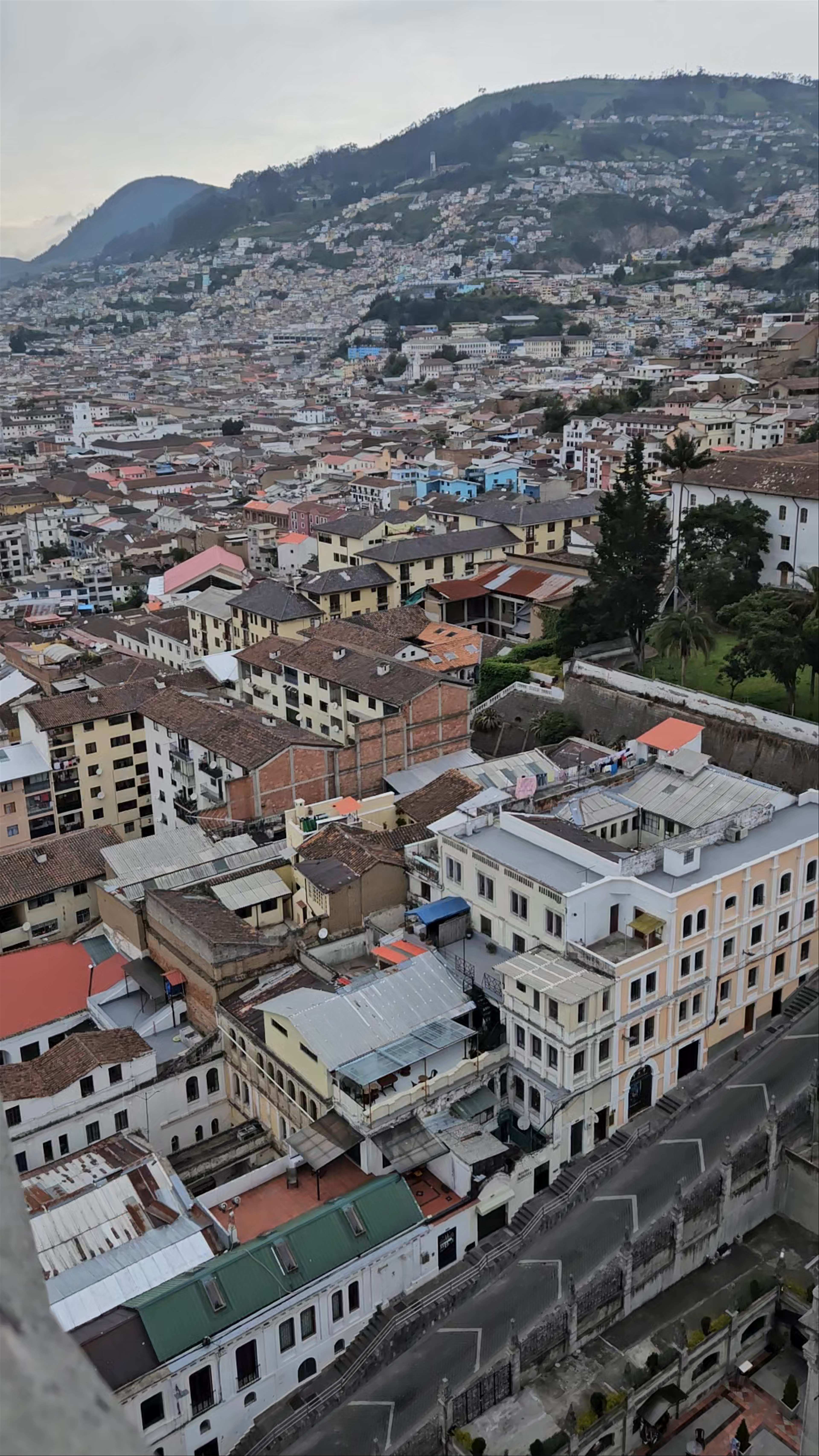 Torre 1 de Basílica del Voto Nacional