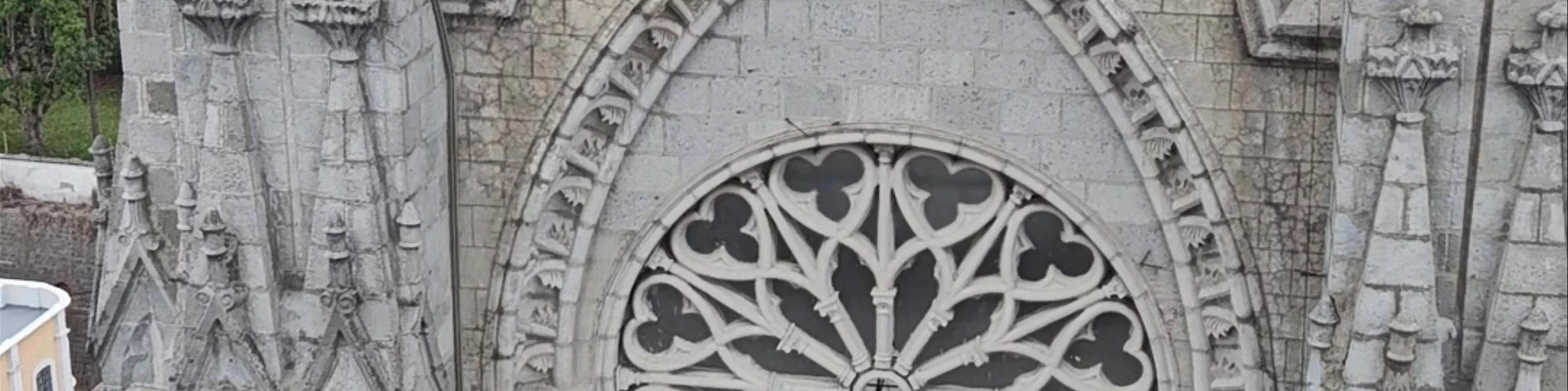 Torre 1 de Basílica del Voto Nacional