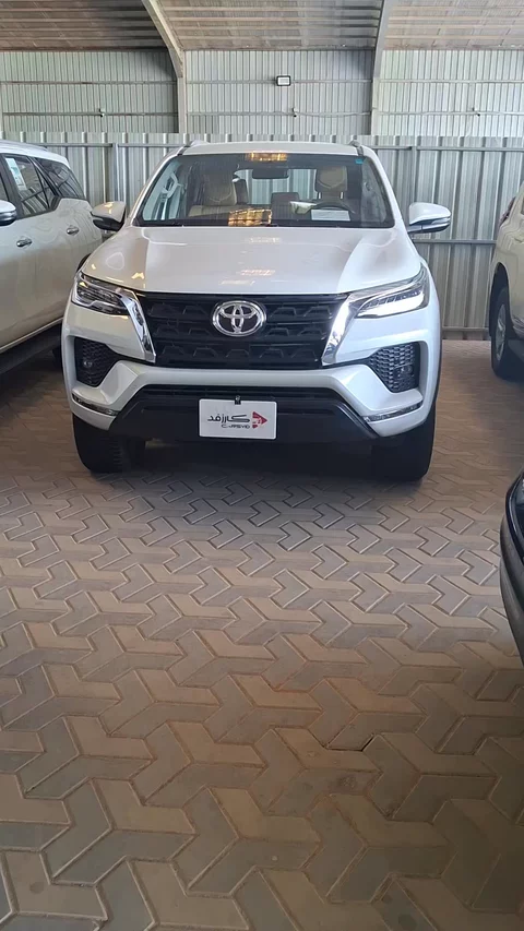 تويوتا فورتشنر VX 2023