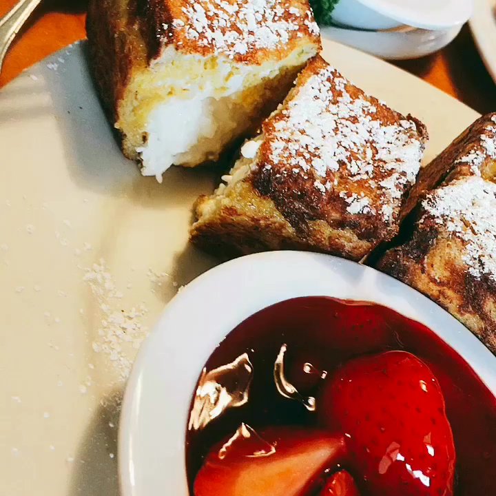 Stacks On Route 66 - Stuffed French toast - American Near Me - Glendora, California