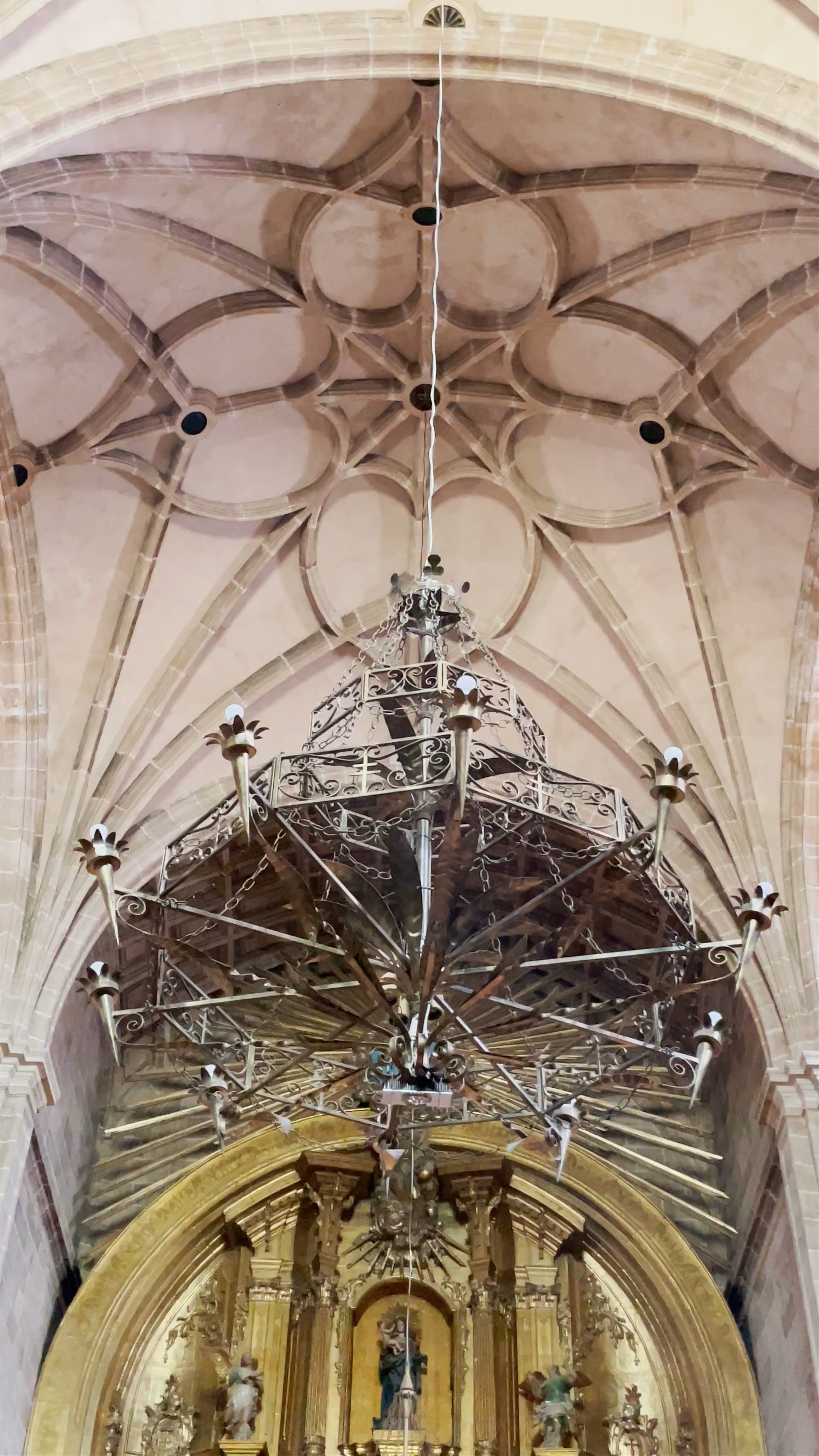 Iglesia Parroquial El Salvador: Majestic Baroque Interior in Caravaca de la Cruz