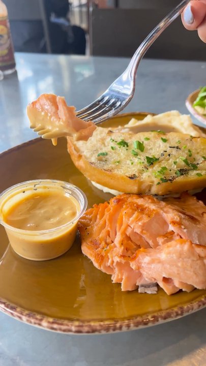 Urban Plates - salmon plate - Salad Near Me - Pasadena, California