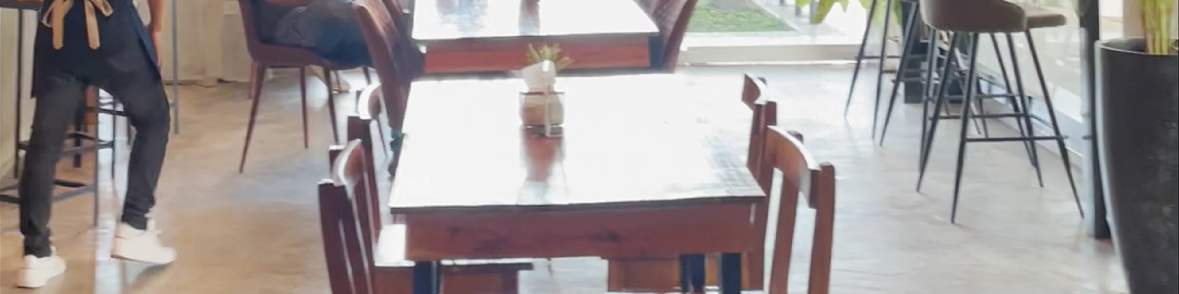 MeetUp Cafe and Bar