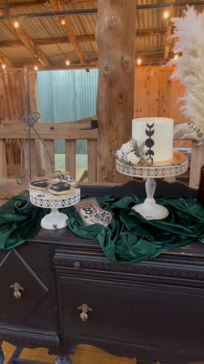 Sugar and Lace Bakery - Bakeries Near Me - Phoenix, Arizona