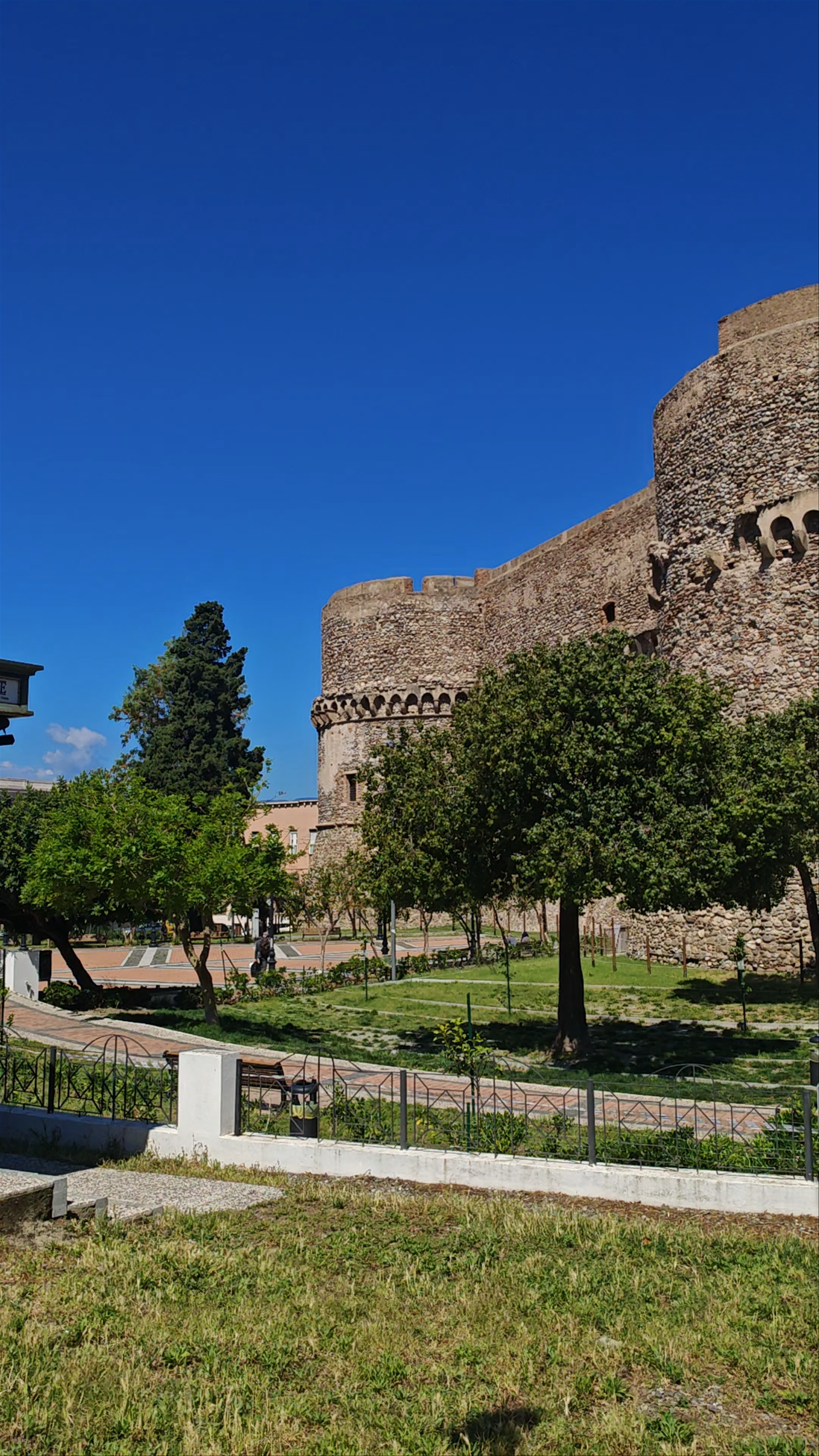 Castello Aragonese: Historic Fortress in Reggio Calabria