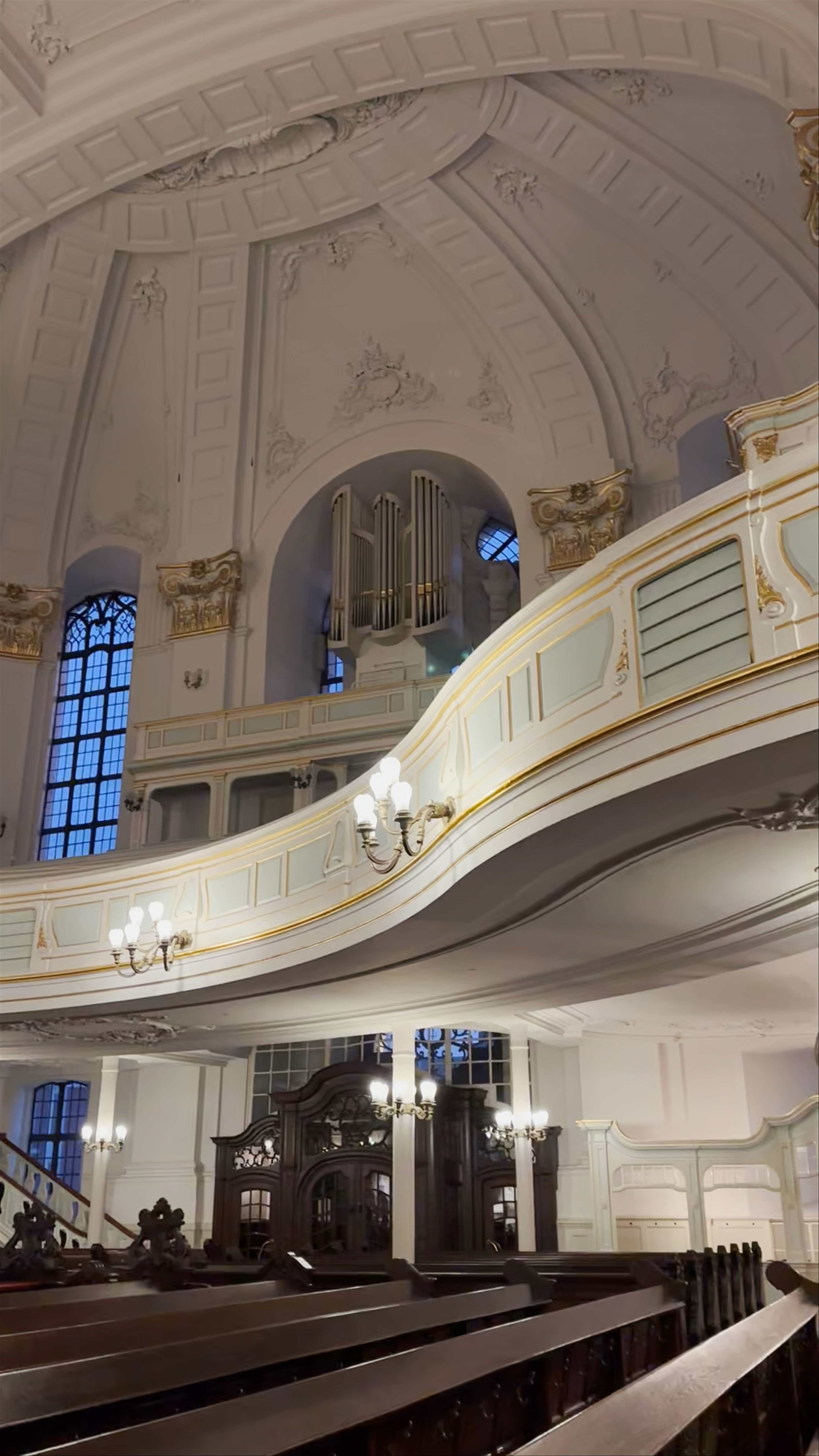 Iglesia de San Miguel: Baroque Majesty in Hamburg
