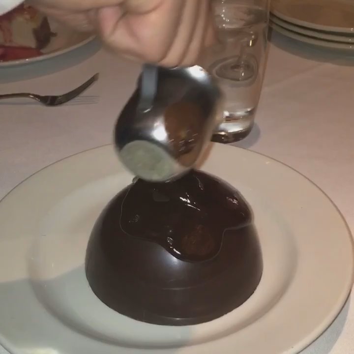 Sullivan's Steakhouse - Chocolate meltdown - Steakhouses Near Me - Leawood, Kansas