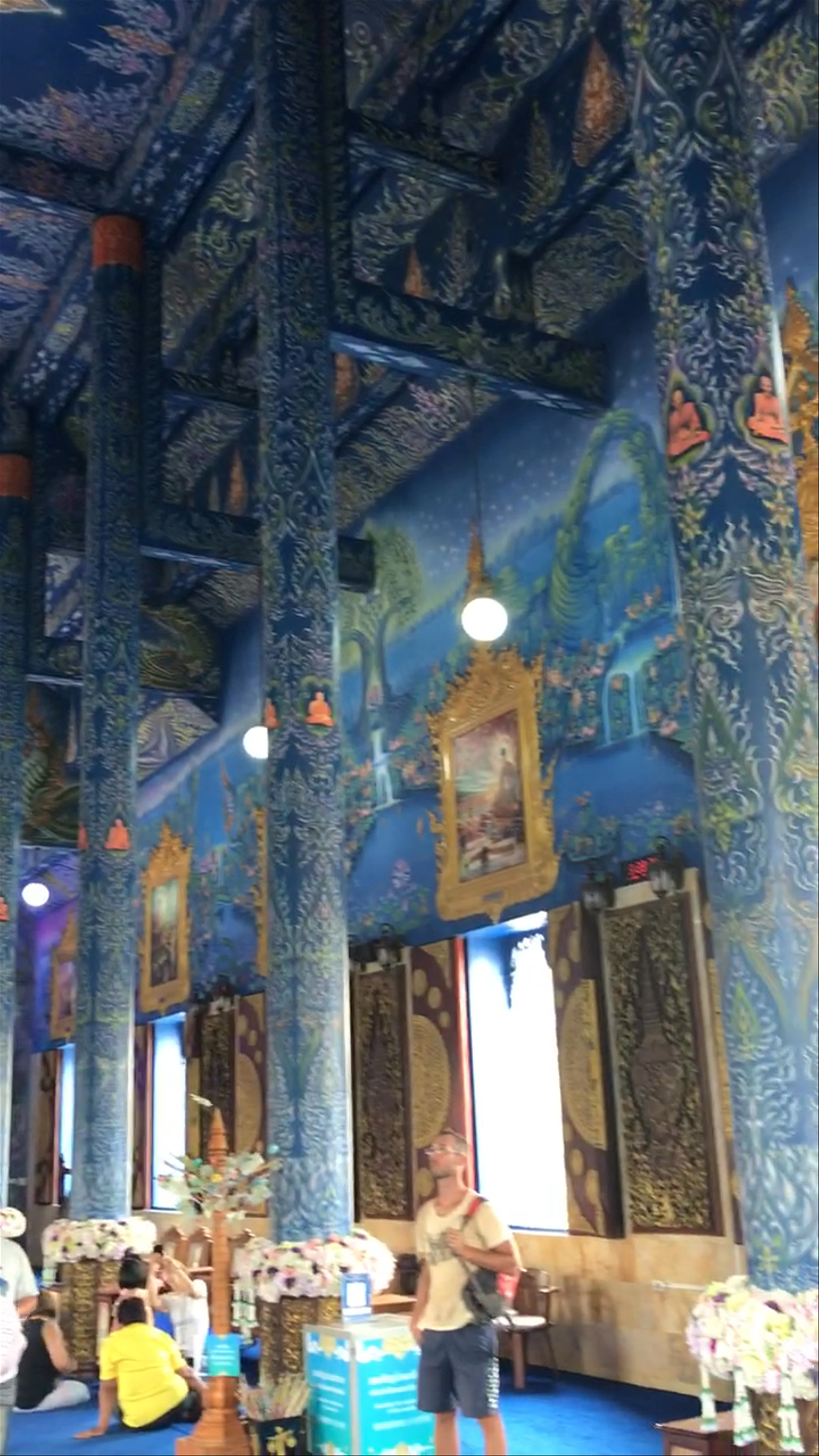 Wat Rong Suea Ten (Blue Temple)