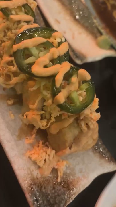 Shirami - Jikan Roll, Nigiris de Salmon , Teppanyaki Mixto (arroz) y el roll Akachan - Sushi Bars Near Me - Ensenada, BCN