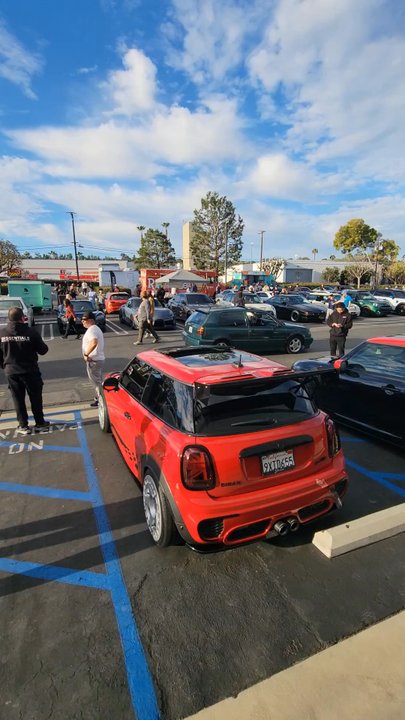Robinson Helicopter - Robinson Helicopter Company,Torrance,California and FCP Euro Automotive Parts,Milford,Connecticut had a terrific event! - Tours Near Me - Torrance, California