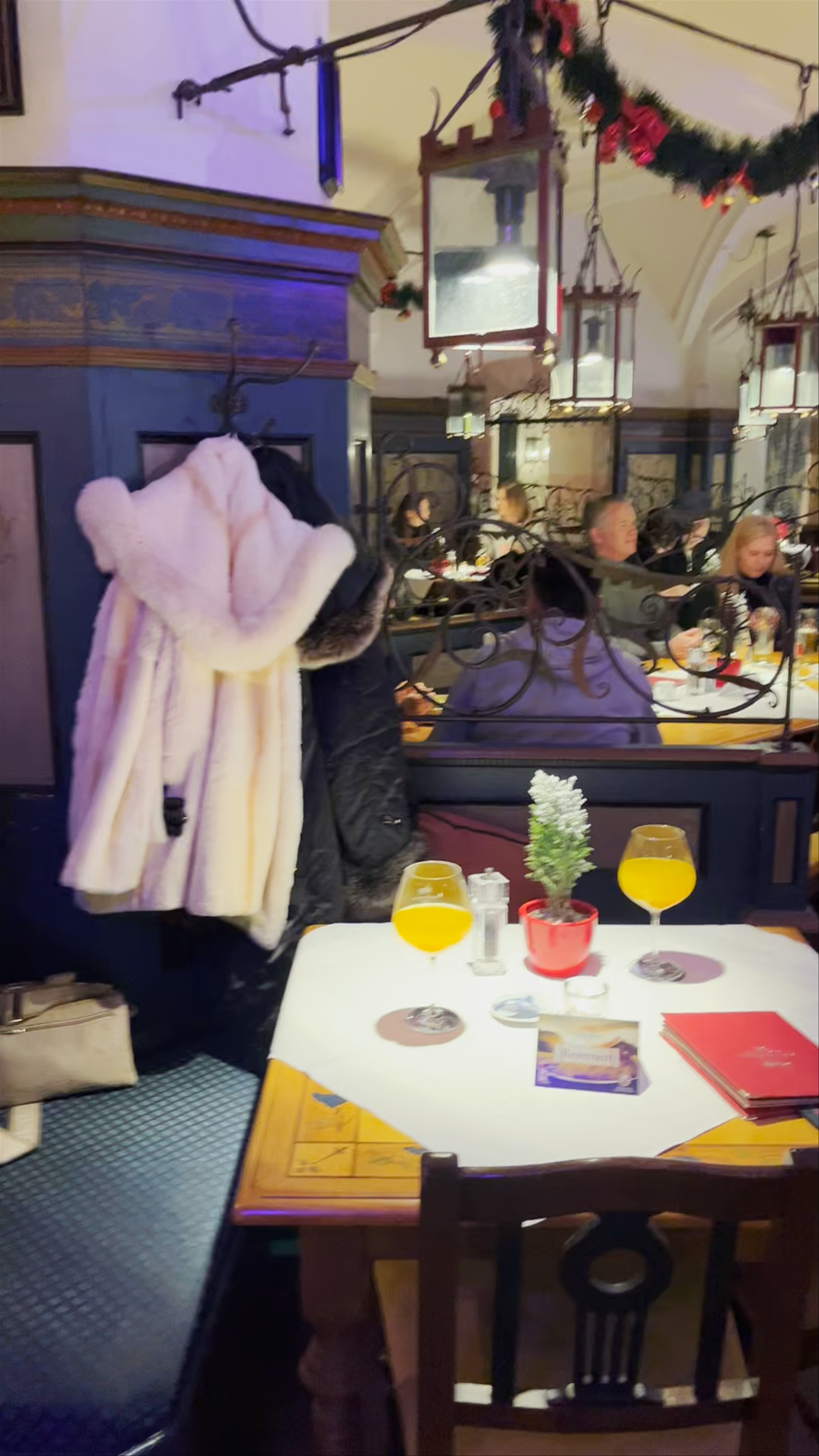 Cozy Winter Evening at Ratskeller München, Marienplatz