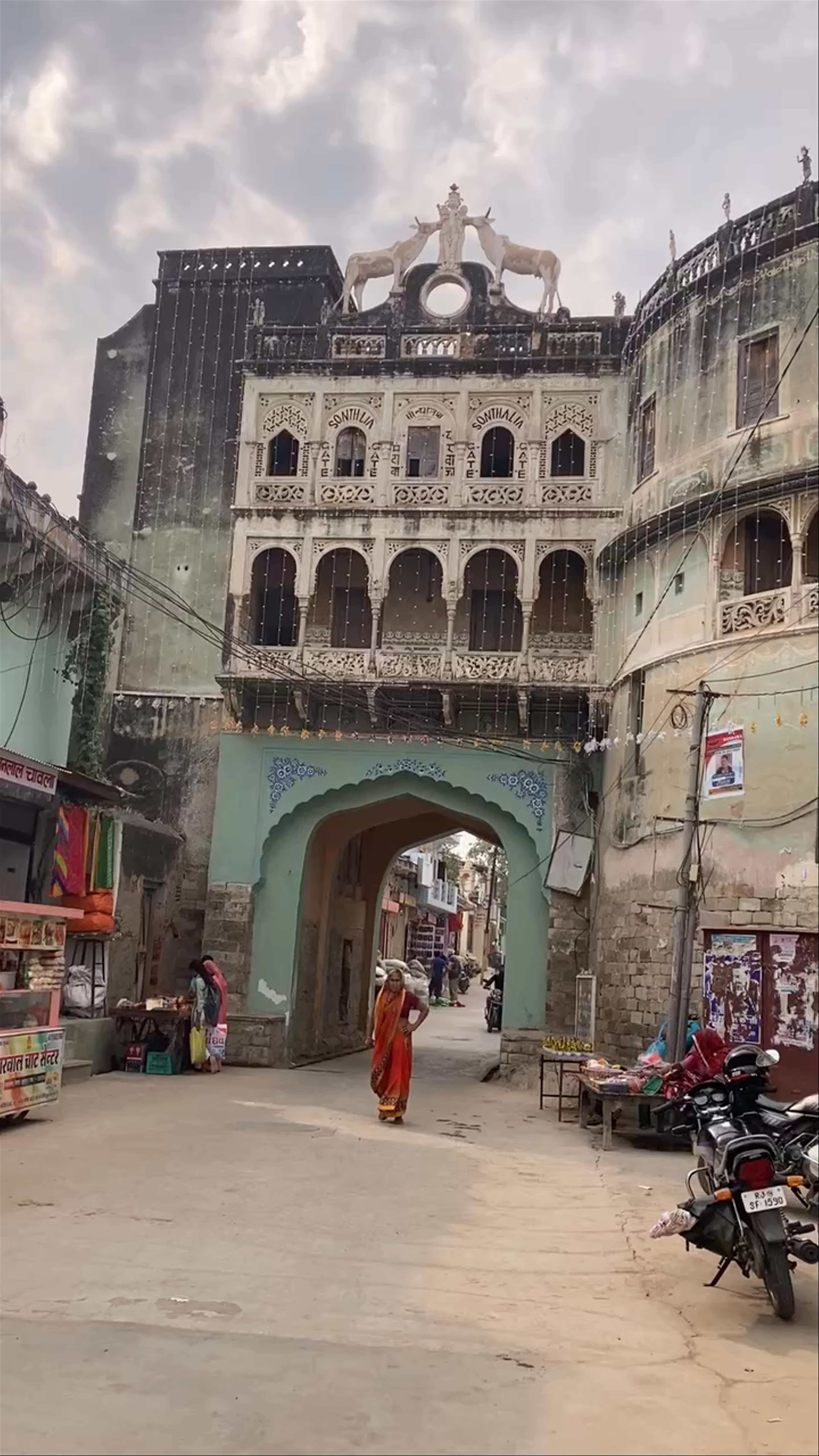Sonthalia Gate, Mandawa Road, Mandawa