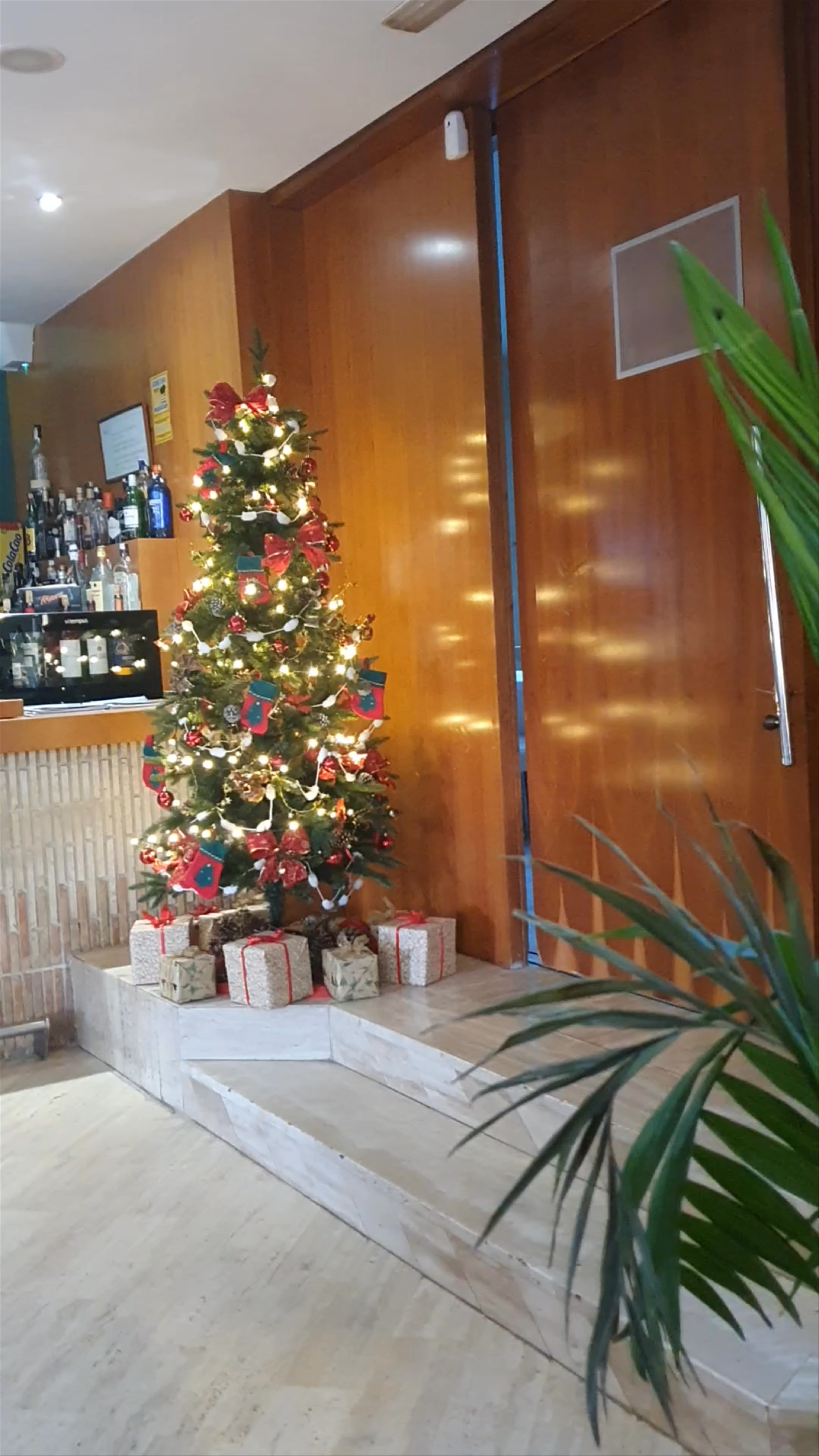 Cozy Christmas Atmosphere at La Sella Golf Club Bar, Jesús Pobre