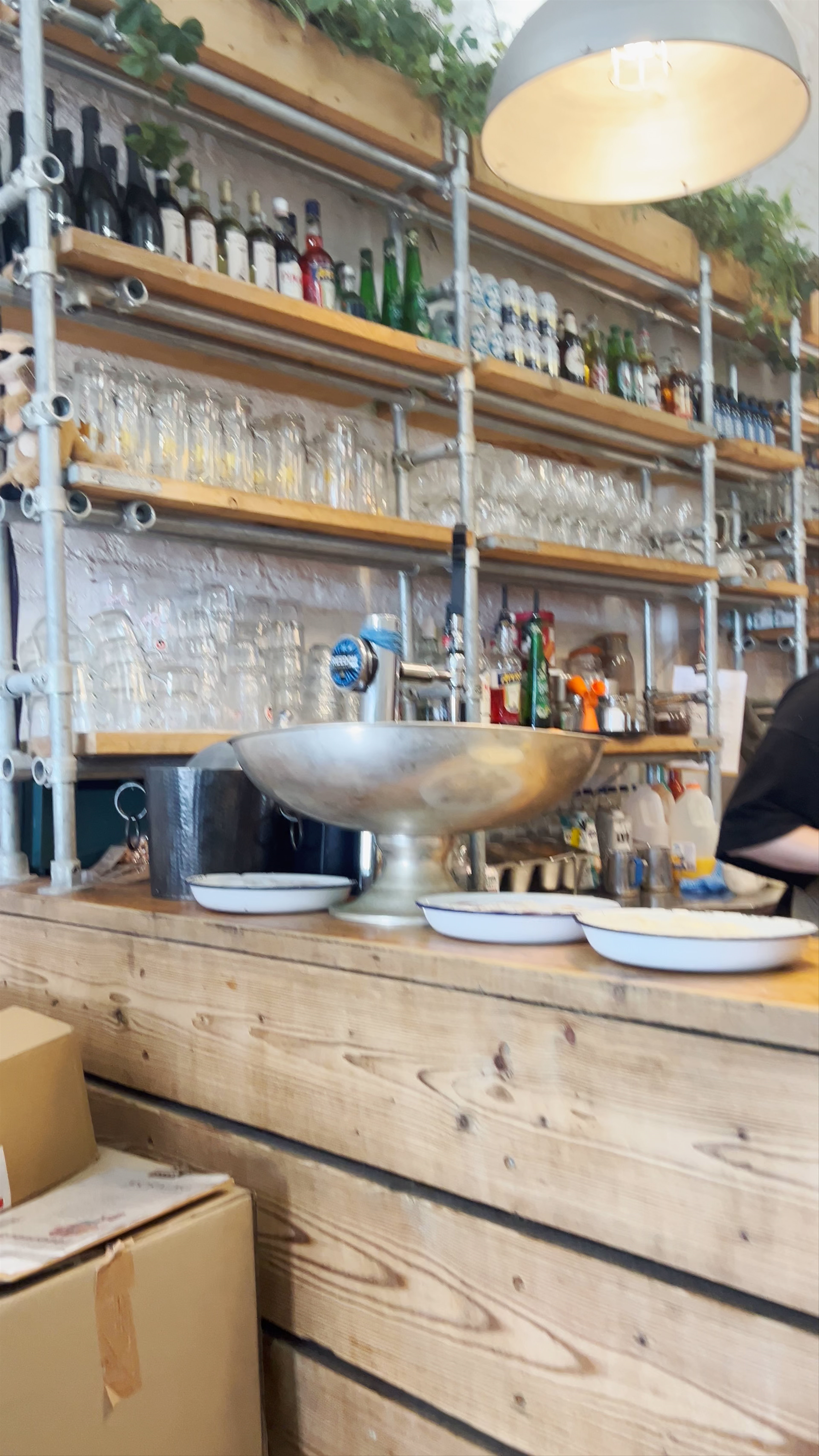Lucky Beach Cafe: Coastal Vibes and Cozy Dining in Brighton