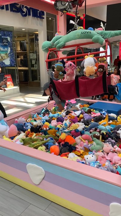 Human Claw Machine - Fun for everyone! - Kids Activities Near Me - Milpitas, California