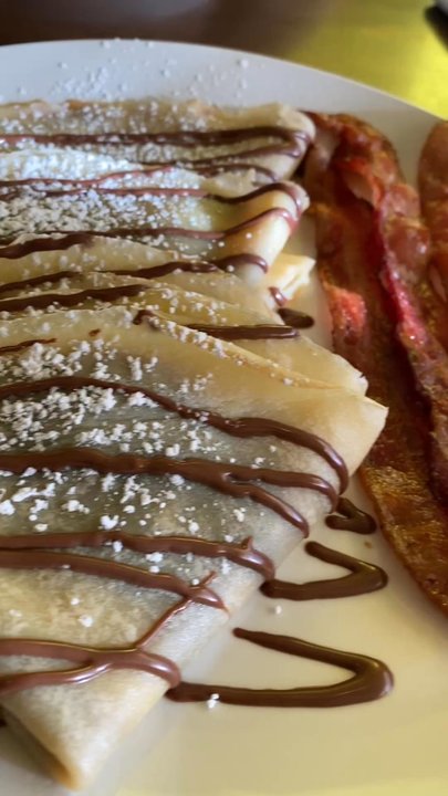 Lemon Leaf Cafe - Nutella Crepes w/ side of bacon - Breakfast & Brunch Near Me - Largo, Florida
