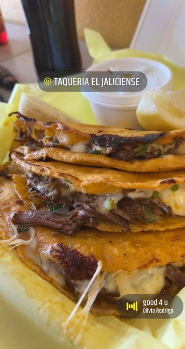 Taqueria Jaliscience - Muy buenos quesatacos tal ves regrese - Mexican Near Me - Fresno, California