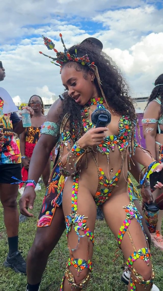 THEY HAVING A TIME......