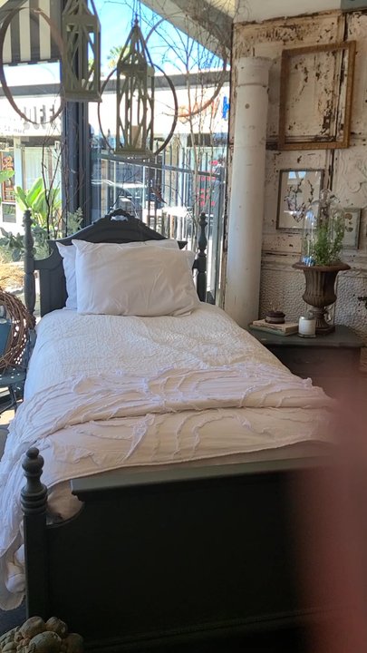 Vintique Alley - Used, Vintage & Consignment Near Me - Riverside, California
